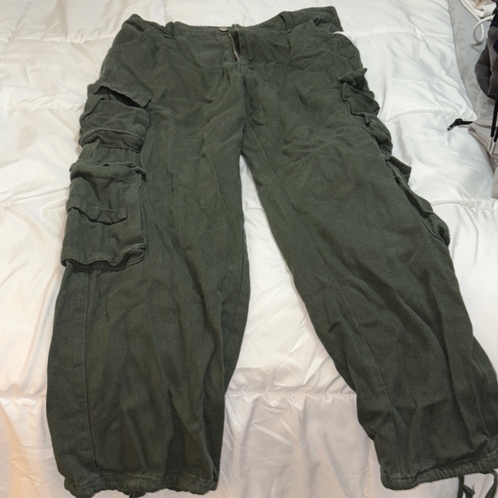 Women’s Green Cargo Pants